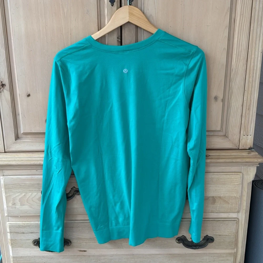 Lululemon Green Relaxed Swiftly Long Sleeve Shirt - size 10 - Picture 2 of 6